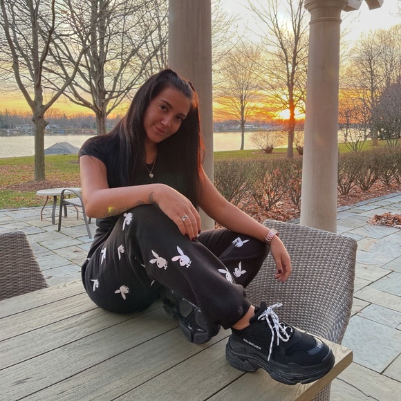 Hello to all my fellow Poshers!❤️👋🏼 - Picture 10 of 16